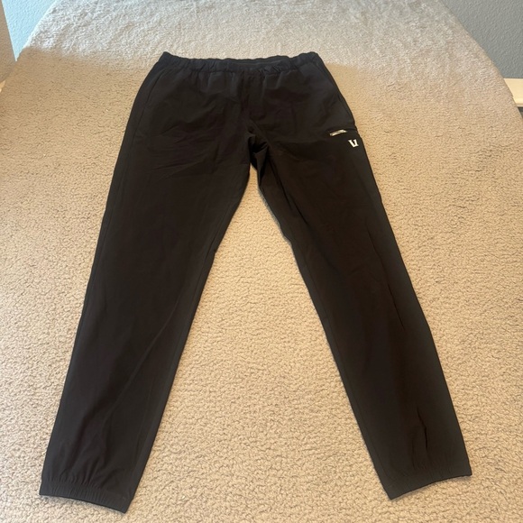 Vuori Mens Fleet Joggers Black Size Large 30” Performance GYM V483